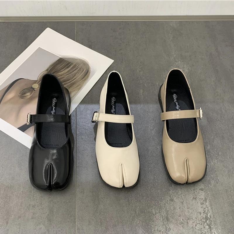 Novelty Split Toe Flat Shoes Woman Quality Leather Mary Japanese Style Trotters Flats Ankle Ninja Loafers Women 42
Novelty Split Toe Flat Shoes Woman Quality Leather Mary Japanese Style Trotters Flats Ankle Ninja Loafers Women 42
