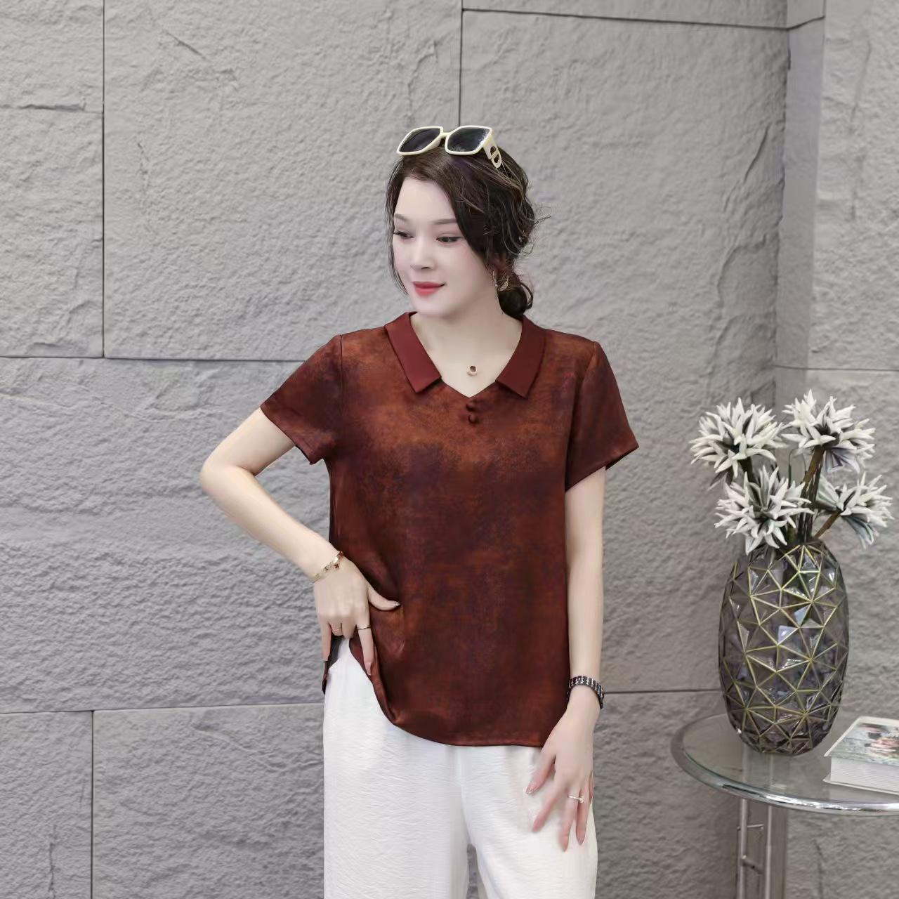 Middle-Aged Women s V-Neck Summer Top - Short-Sleeved, Age-Reducing Imitation Silk Shirt. 5XL (140-150 jin) рожевий червоний колір
Middle-Aged Women s V-Neck Summer Top - Short-Sleeved, Age-Reducing Imitation Silk Shirt. 5XL (140-150 jin) рожевий червоний колір