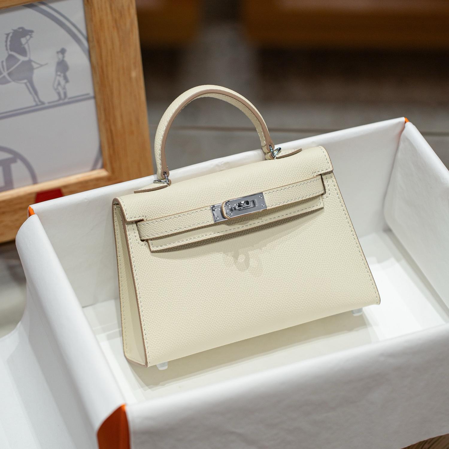 Второе поколение кожаной сумки с рисунком из пальмового дерева, мини-сумка через плечо, модная женская сумка из коровьей кожи, сумка через плечо 19x12x5.5cm
Второе поколение кожаной сумки с рисунком из пальмового дерева, мини-сумка через плечо, модная женская сумка из коровьей кожи, сумка через плечо 19x12x5.5cm