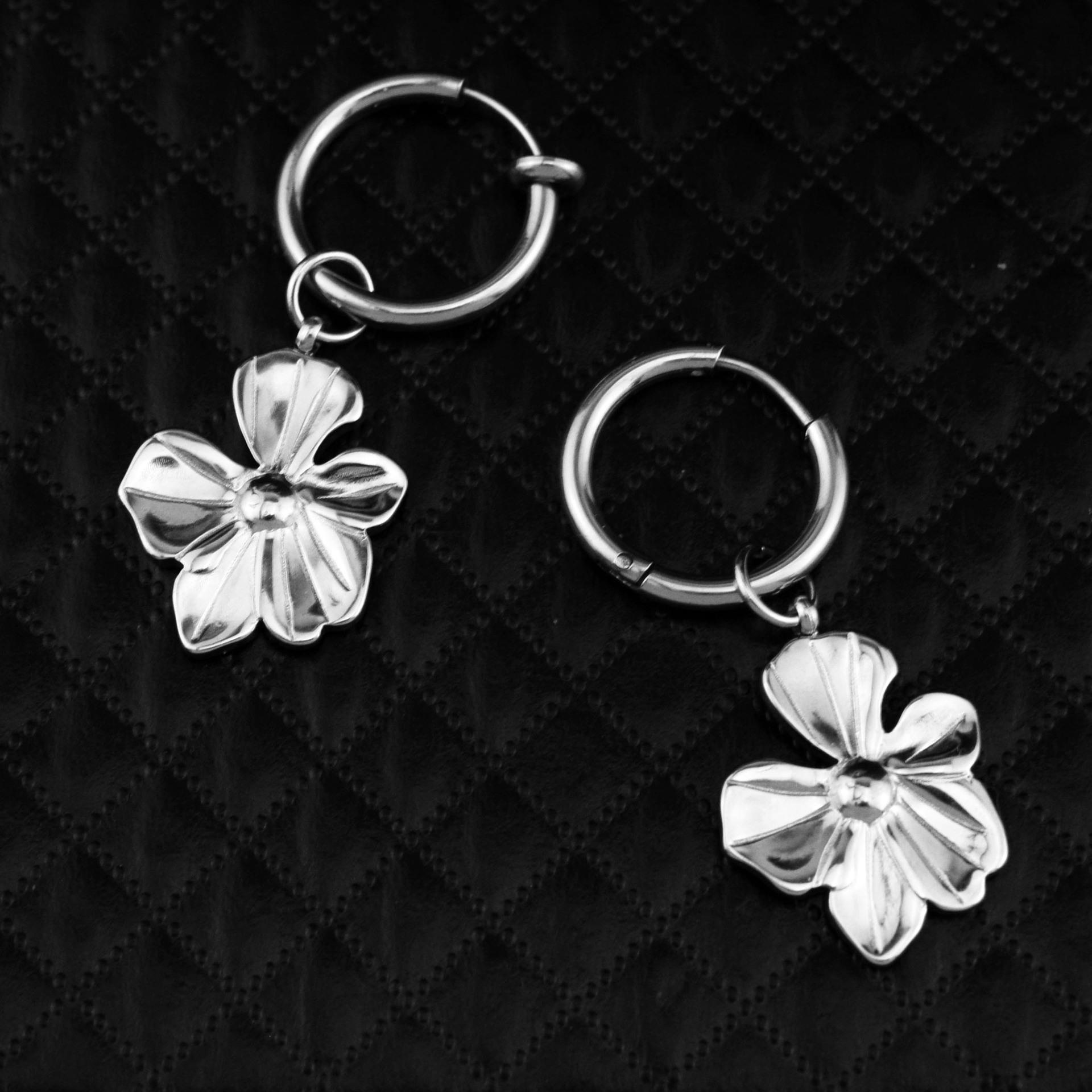 Punk y2k Kpop Vintage Fashion Bow Earring Stainless Steel Earrings For Women Accessories Girl Ear Studs Jewelry Rhinestone Gift
Punk y2k Kpop Vintage Fashion Bow Earring Stainless Steel Earrings For Women Accessories Girl Ear Studs Jewelry Rhinestone Gift