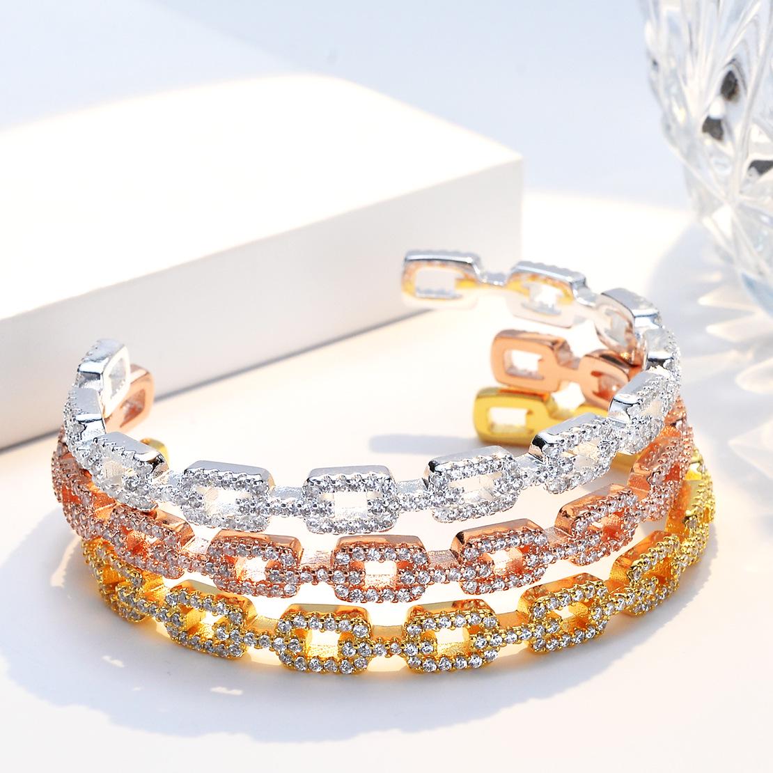 Elegant Bestseller Diamond Silver Pig Nose Bangle – Unique Open Bracelet, Perfect Birthday Gift
Elegant Bestseller Diamond Silver Pig Nose Bangle – Unique Open Bracelet, Perfect Birthday Gift