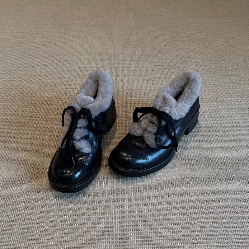 Універсальні теплі бавовняні черевики на шнурівці з флісом - Новий осінньо-зимовий стиль Шкіряні жіночі черевики 40 чорний
Універсальні теплі бавовняні черевики на шнурівці з флісом - Новий осінньо-зимовий стиль Шкіряні жіночі черевики 40 чорний