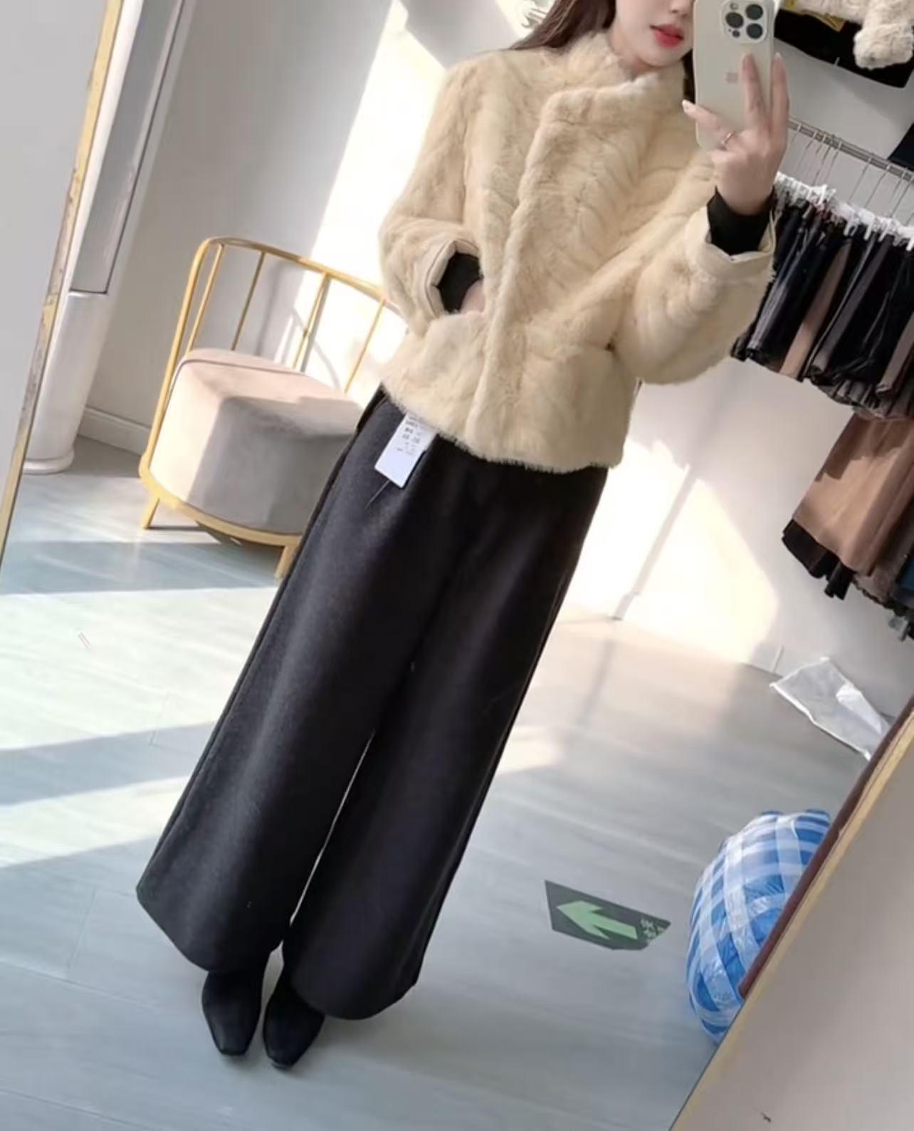 2026 Winter Korean Style Stand Collar Furry Coat & Loose Wide-Leg Pants Fashion Set L
2026 Winter Korean Style Stand Collar Furry Coat & Loose Wide-Leg Pants Fashion Set L