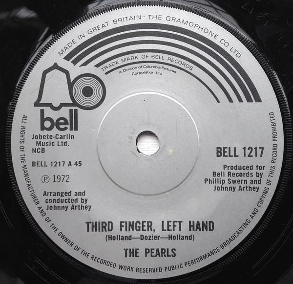 7inch Record PEARLS / RHYTHM OF PEARLS - Third Finger, Left Hand / Little La BELL1217 Bell Records 1972 UK Pop Used
7inch Record PEARLS / RHYTHM OF PEARLS - Third Finger, Left Hand / Little La BELL1217 Bell Records 1972 UK Pop Used