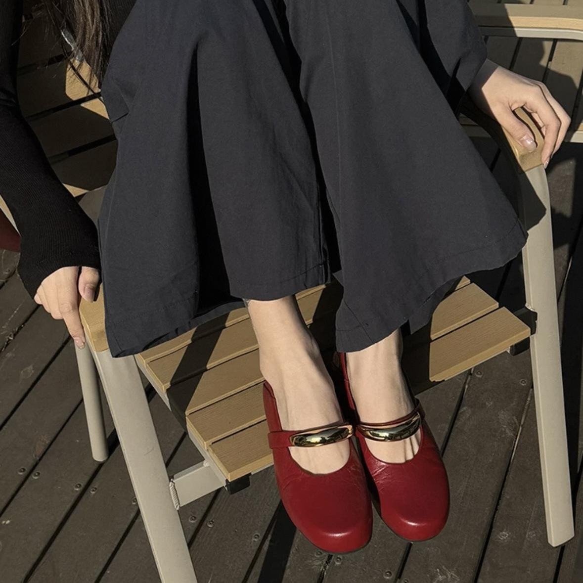 Soft leather hand-scratched red Mary Jane single shoes, spring and summer 2025 new versatile shallow mouth flat-soled casual single shoes 35
Soft leather hand-scratched red Mary Jane single shoes, spring and summer 2025 new versatile shallow mouth flat-soled casual single shoes 35