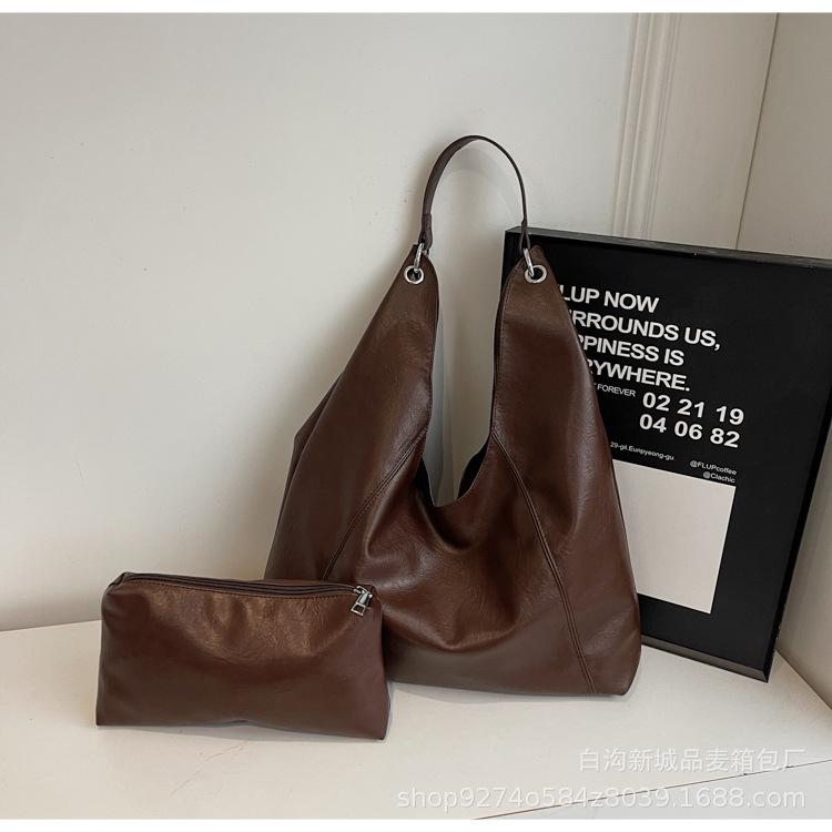 2025 autumn and winter niche simplicity large capacity tote bag women s Korean version new fashion casual shoulder bag armpit bag
2025 autumn and winter niche simplicity large capacity tote bag women s Korean version new fashion casual shoulder bag armpit bag