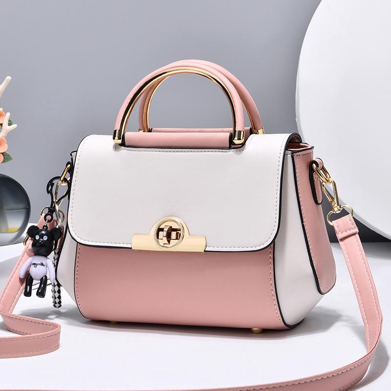 New Korean simple style color matching handbag niche lock shoulder bag commuter fashion messenger small square bag розовый
New Korean simple style color matching handbag niche lock shoulder bag commuter fashion messenger small square bag розовый