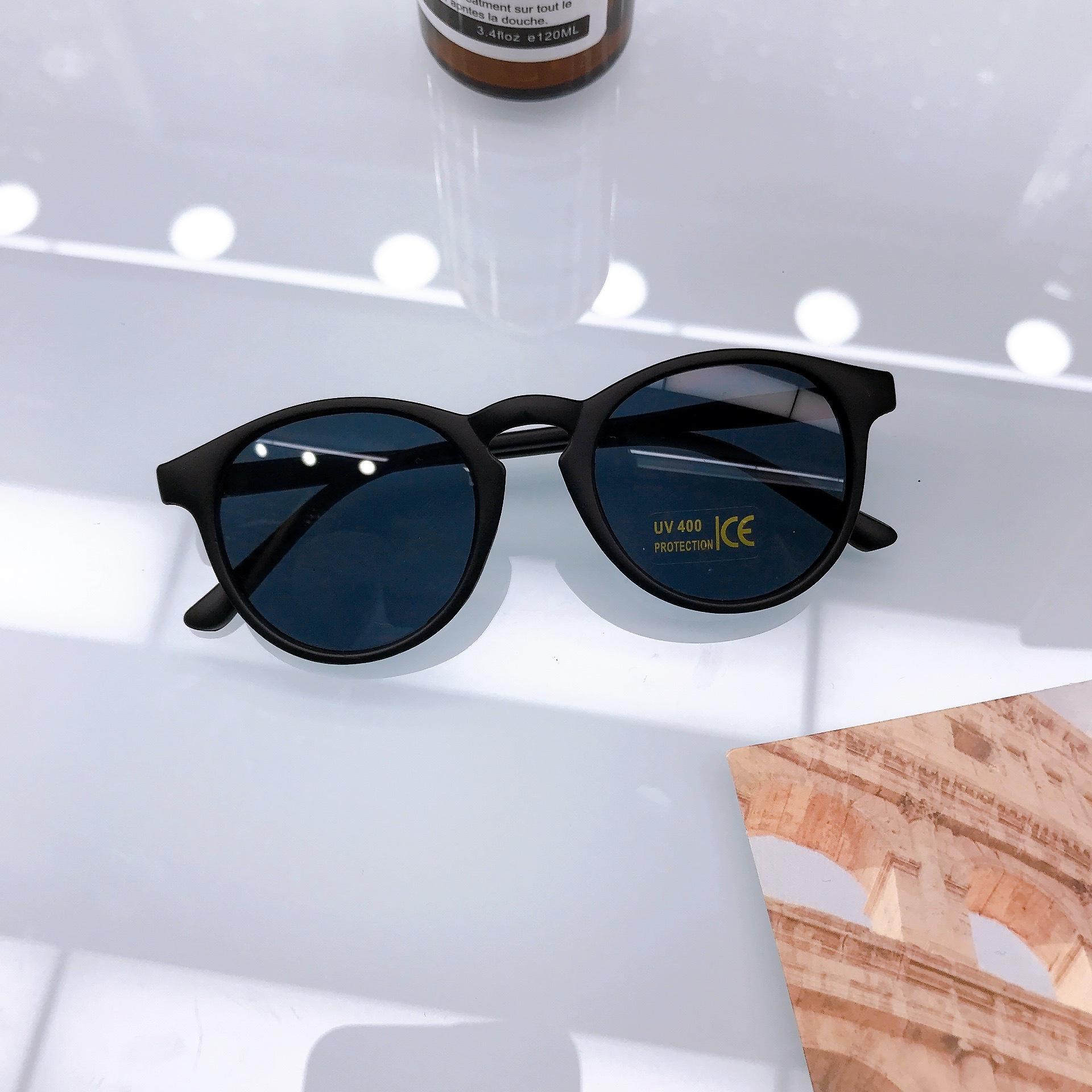 2025 UV400 New Trendy Street Photography And Fashion Shows, Candy Colored Children s Sunglasses, Beach Glasses чёрный
2025 UV400 New Trendy Street Photography And Fashion Shows, Candy Colored Children s Sunglasses, Beach Glasses чёрный