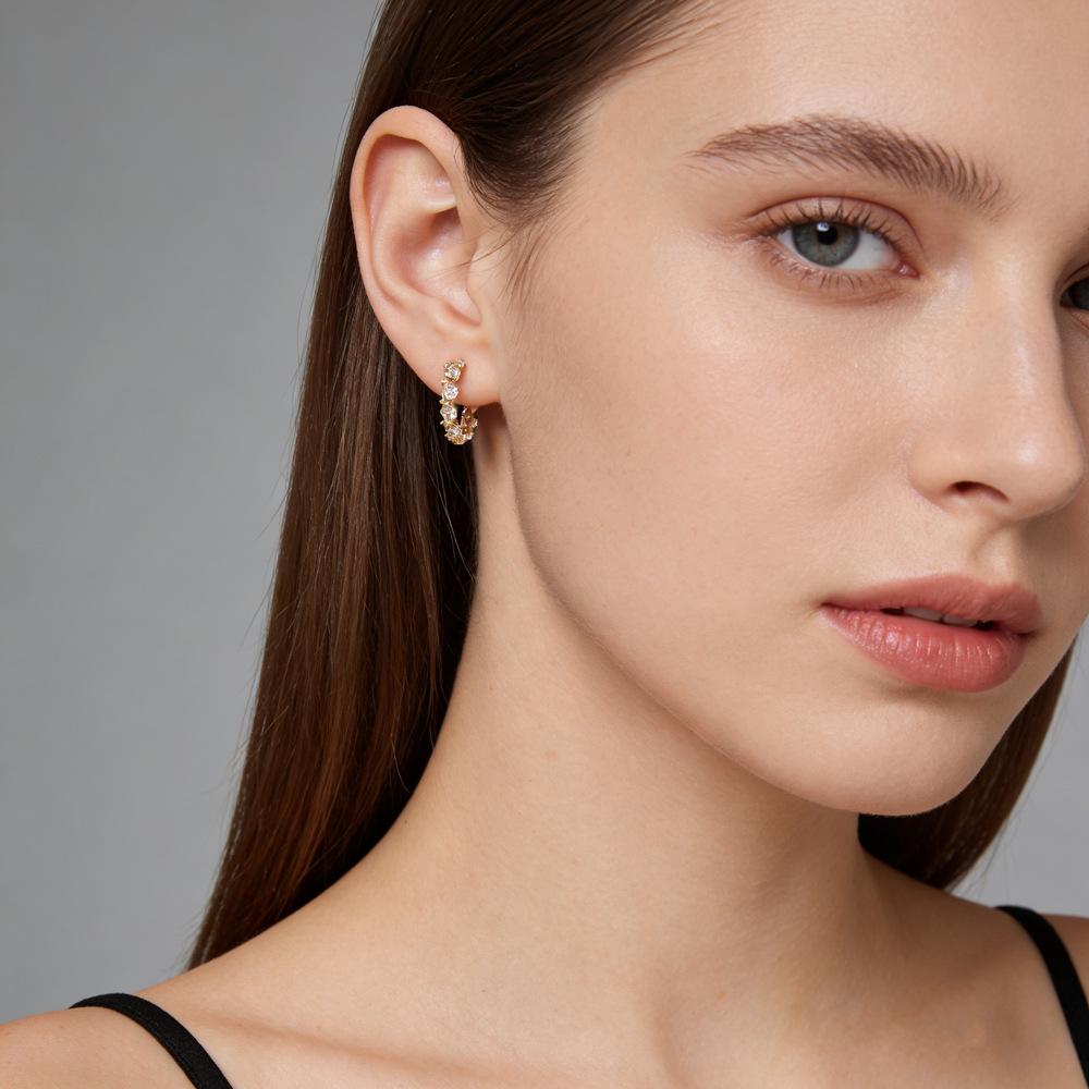 European American Rhinestone Star C-shaped Stackable Earrings for Women - High-end Niche Design
European American Rhinestone Star C-shaped Stackable Earrings for Women - High-end Niche Design