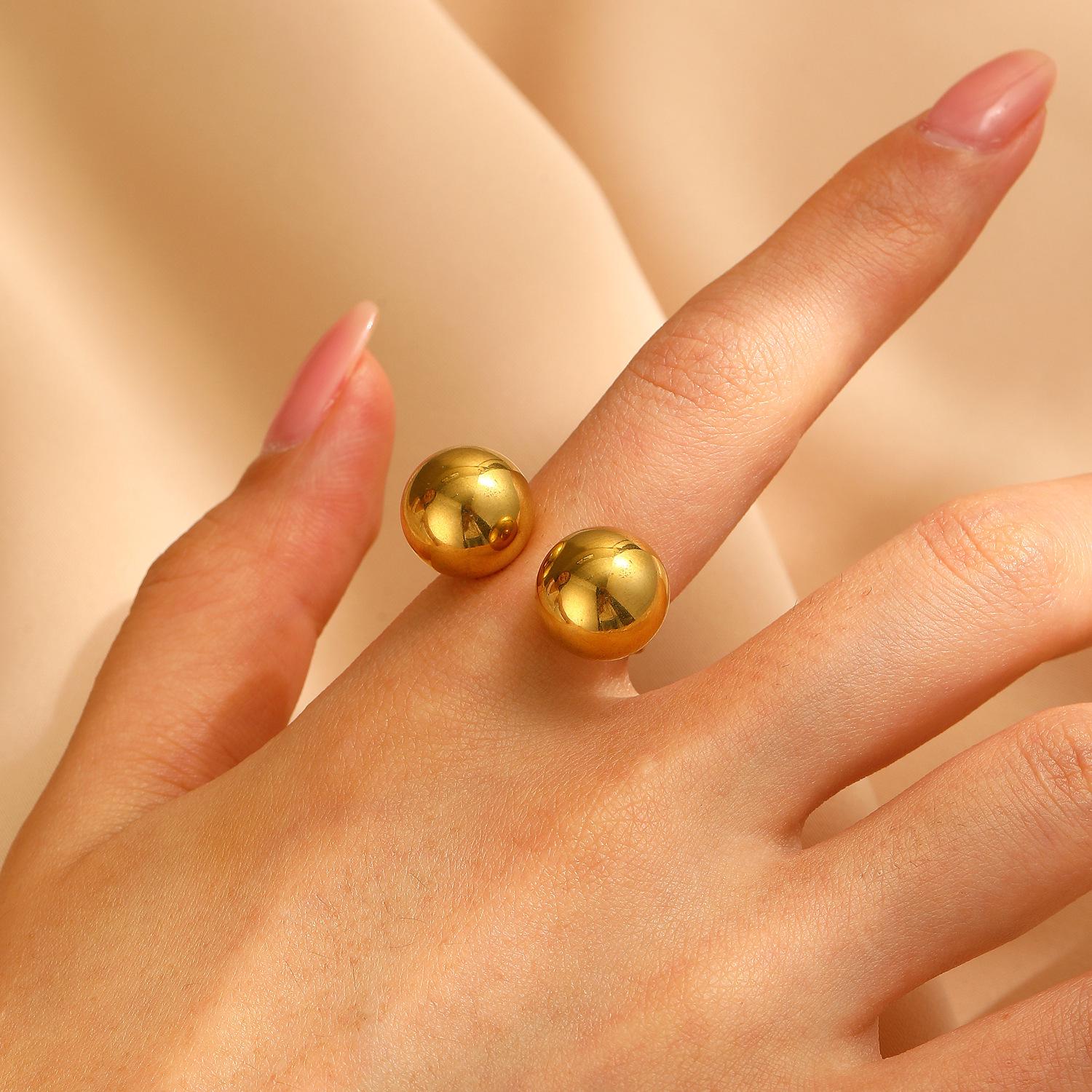 European American Spherical Stainless Steel Ring: Personalized Hand Jewelry for Women
European American Spherical Stainless Steel Ring: Personalized Hand Jewelry for Women