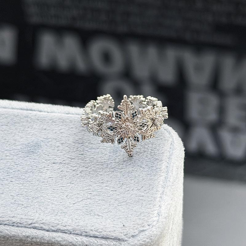 Зимова мрія Солодкий Прохолодний Колір Сніжинки Інкрустований Діамантами Циркон Емаль Відкритий Перстень Нішевий Преміальний Сенс Кільце для Накладання Жіночий Adjustable opening
Зимова мрія Солодкий Прохолодний Колір Сніжинки Інкрустований Діамантами Циркон Емаль Відкритий Перстень Нішевий Преміальний Сенс Кільце для Накладання Жіночий Adjustable opening