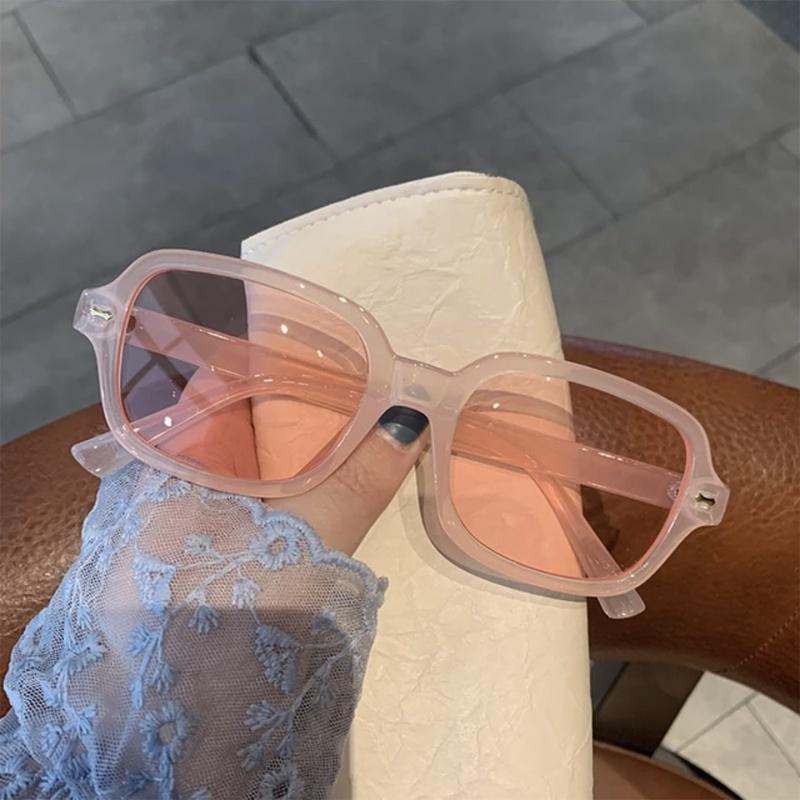 New Vintage Square Sunglasses Woman Mirror Retro Rivet Yellow Sun Glasses Female Brand Designer Fashion UV400 Oculos De Sol As shown in the figu
New Vintage Square Sunglasses Woman Mirror Retro Rivet Yellow Sun Glasses Female Brand Designer Fashion UV400 Oculos De Sol As shown in the figu