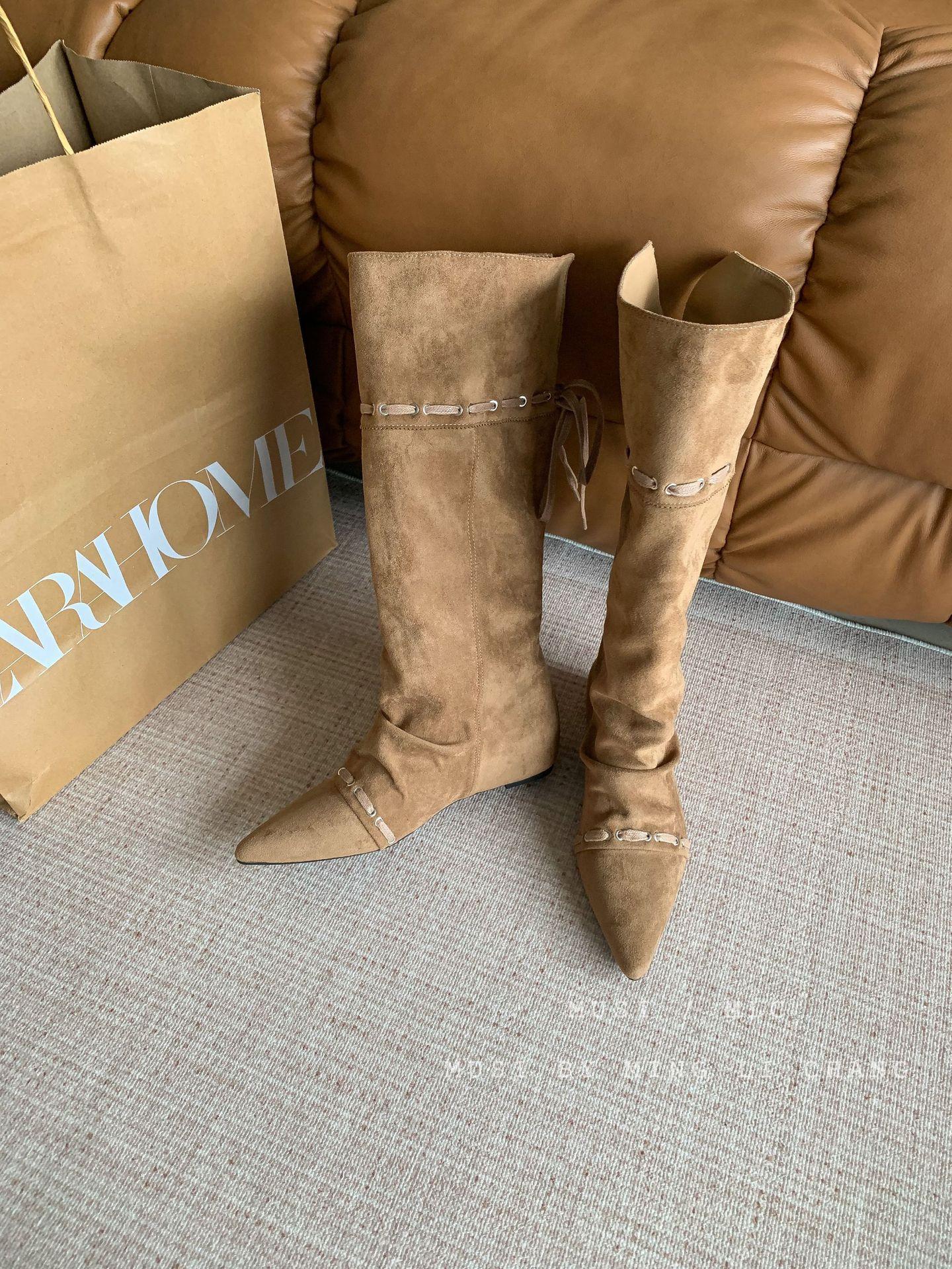 New suede pointed pleated piled boots women s niche lace-up two wear knight boots temperament boots 39 абрикосовый
New suede pointed pleated piled boots women s niche lace-up two wear knight boots temperament boots 39 абрикосовый