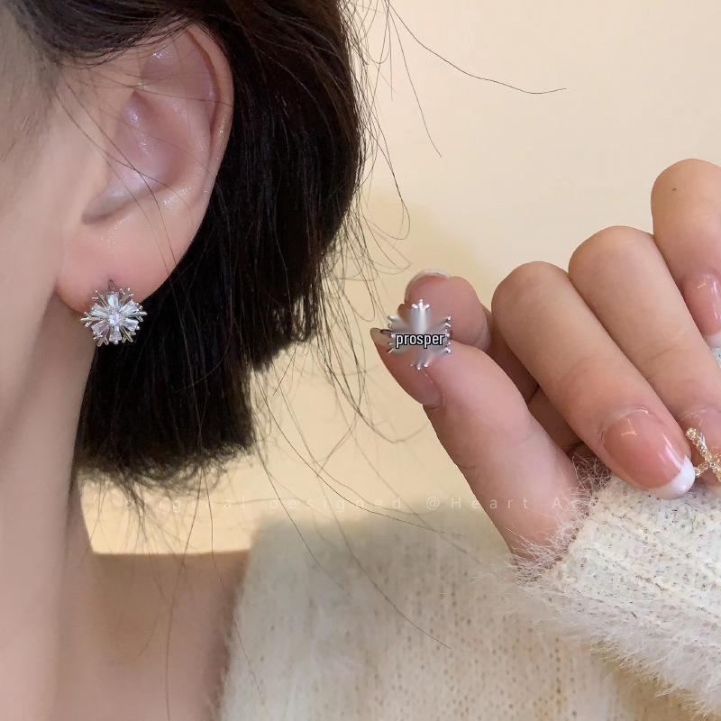 Дизайнерские серьги-каффы «Снежинки» - Элегантные женские осенне-зимние серьги высокого класса люкс, Новая коллекция 2022
Дизайнерские серьги-каффы «Снежинки» - Элегантные женские осенне-зимние серьги высокого класса люкс, Новая коллекция 2022