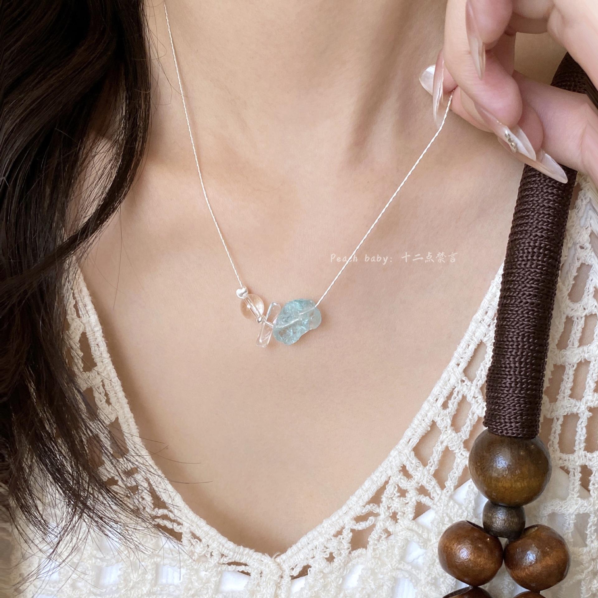 Irregular crystal moon resin pendant necklace niche light luxury temperament high sense fashion versatile temperament item decoration
Irregular crystal moon resin pendant necklace niche light luxury temperament high sense fashion versatile temperament item decoration