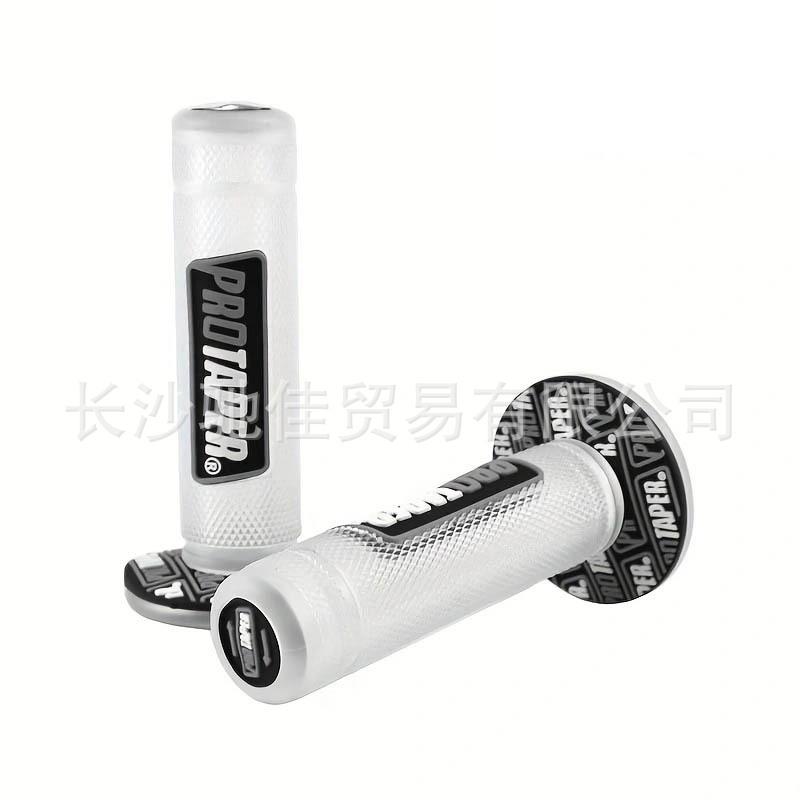 Handlebar Grip Cover Set Motorcycle Handlebar Modification Grip Sleeve Durable Material Comfortable Texture Universal Fit One size
Handlebar Grip Cover Set Motorcycle Handlebar Modification Grip Sleeve Durable Material Comfortable Texture Universal Fit One size