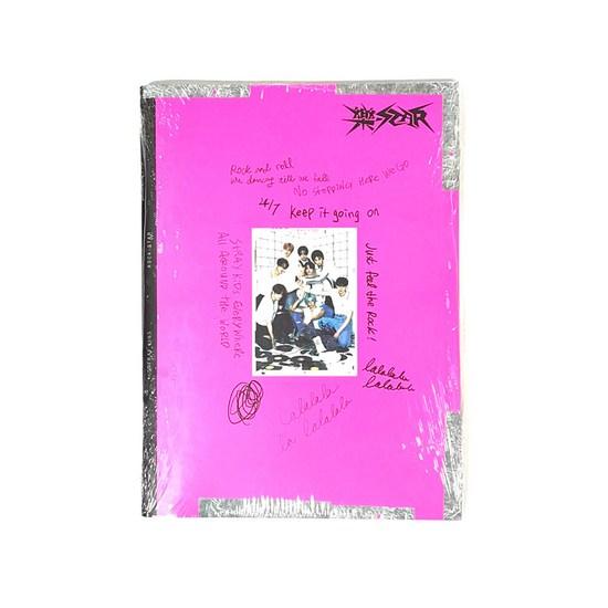 Stray Kids Skiz Альбом Rockstar Stray Kids ROCKSTAR Rockstar Regular Class ROCK VER. рожевий колір
Stray Kids Skiz Альбом Rockstar Stray Kids ROCKSTAR Rockstar Regular Class ROCK VER. рожевий колір