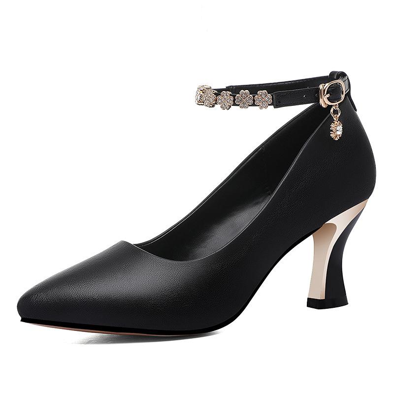 Stylish and sexy diamond-encrusted one-button high-heeled shallow-mouth pointed-toed nightclub slim high-heeled shoes women s shoes single shoes 35 чорний
Stylish and sexy diamond-encrusted one-button high-heeled shallow-mouth pointed-toed nightclub slim high-heeled shoes women s shoes single shoes 35 чорний