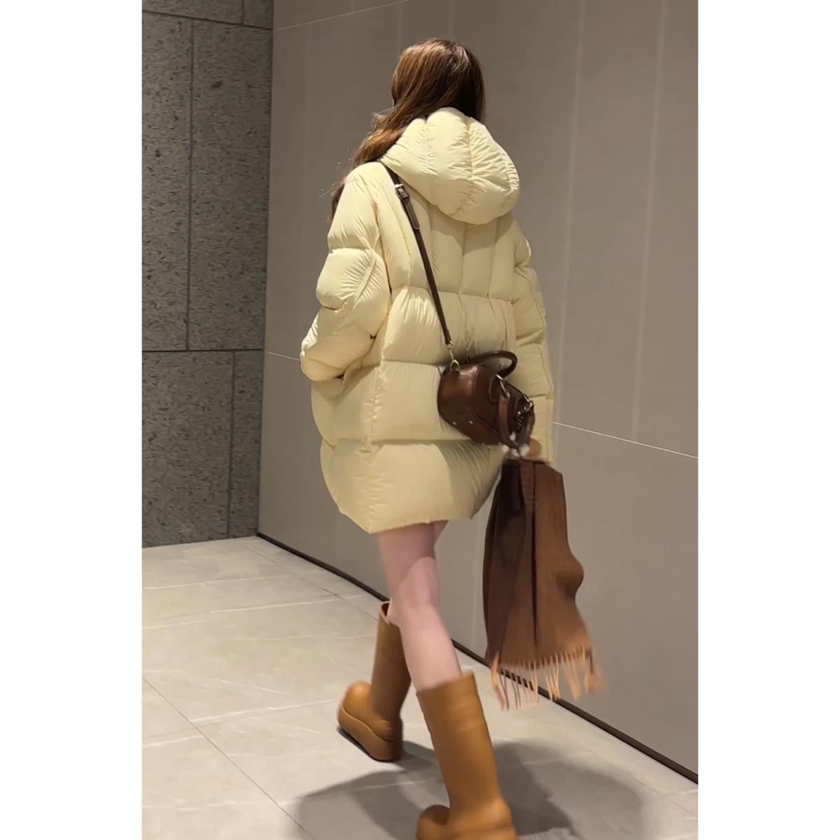 Puff Sleeve Skin-Feel Down Jacket - Hepburn Black, Naples Yellow, Phantom Gray Mid-Length Options L (120-160 jin) - Ships in 15 days
Puff Sleeve Skin-Feel Down Jacket - Hepburn Black, Naples Yellow, Phantom Gray Mid-Length Options L (120-160 jin) - Ships in 15 days