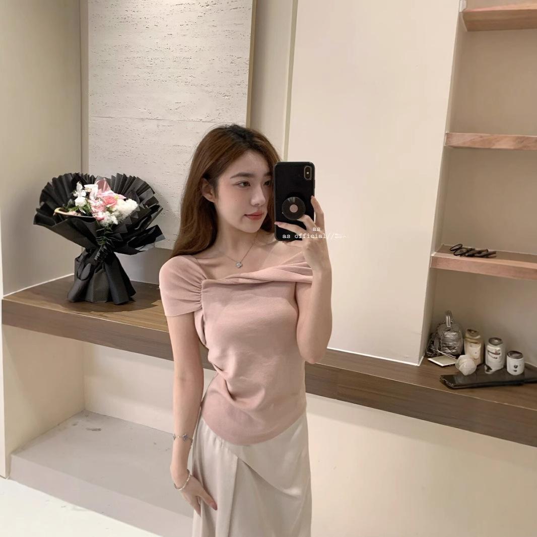 Pink Ruched One-Shoulder Short Sleeve T-Shirt - Sweet & Spicy Summer Style for Women One Size (up to 125 lbs)
Pink Ruched One-Shoulder Short Sleeve T-Shirt - Sweet & Spicy Summer Style for Women One Size (up to 125 lbs)