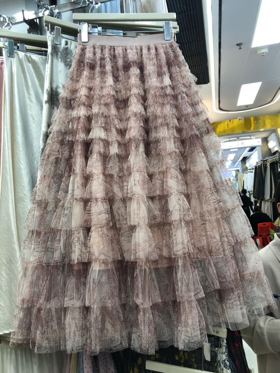 2025 весна новая мода эластичная талия тай-дай юбка фея торт женское длинное платье one size fits all
2025 весна новая мода эластичная талия тай-дай юбка фея торт женское длинное платье one size fits all