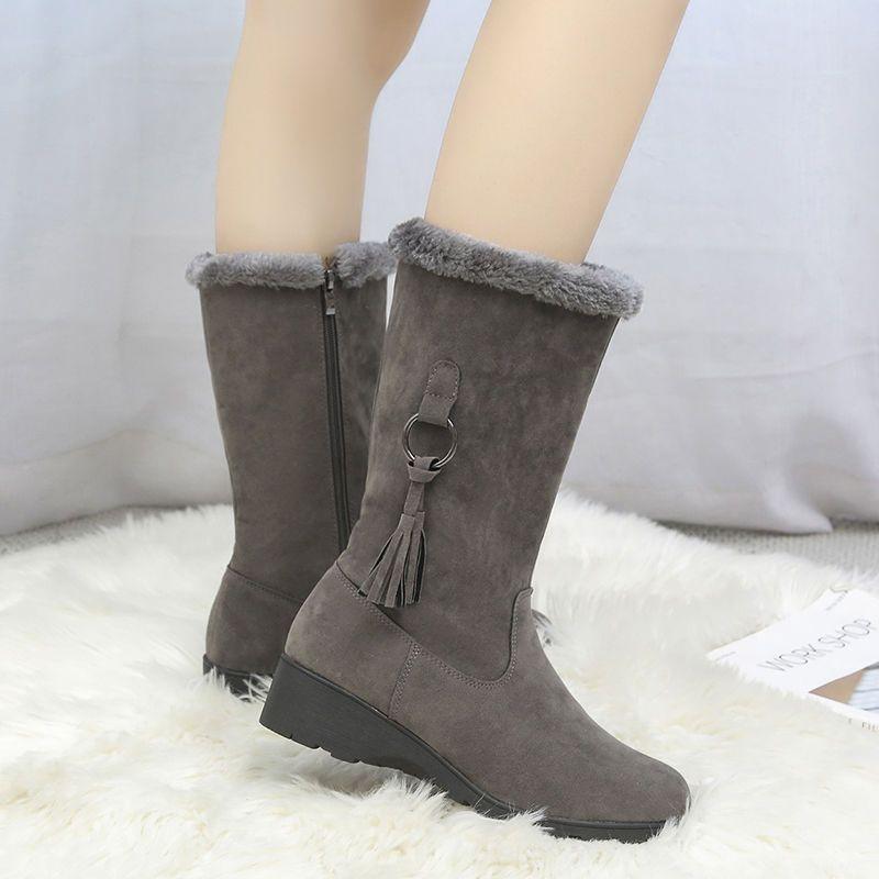 Women s soft elastic thick sole winter warm cold padded snow boots non-slip wear outdoor leisure sports mid-calf cotton boots 41 сірий колір
Women s soft elastic thick sole winter warm cold padded snow boots non-slip wear outdoor leisure sports mid-calf cotton boots 41 сірий колір