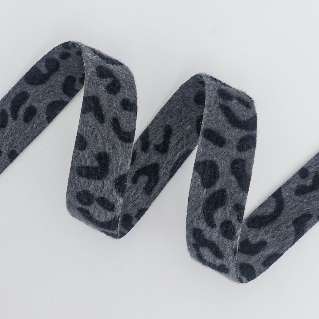 1PC Double Sided Leopard Print with Thickened Straight Ribbon Make Bowknots Accessories Material Handmade eopard Cow Printed 1cm
1PC Double Sided Leopard Print with Thickened Straight Ribbon Make Bowknots Accessories Material Handmade eopard Cow Printed 1cm