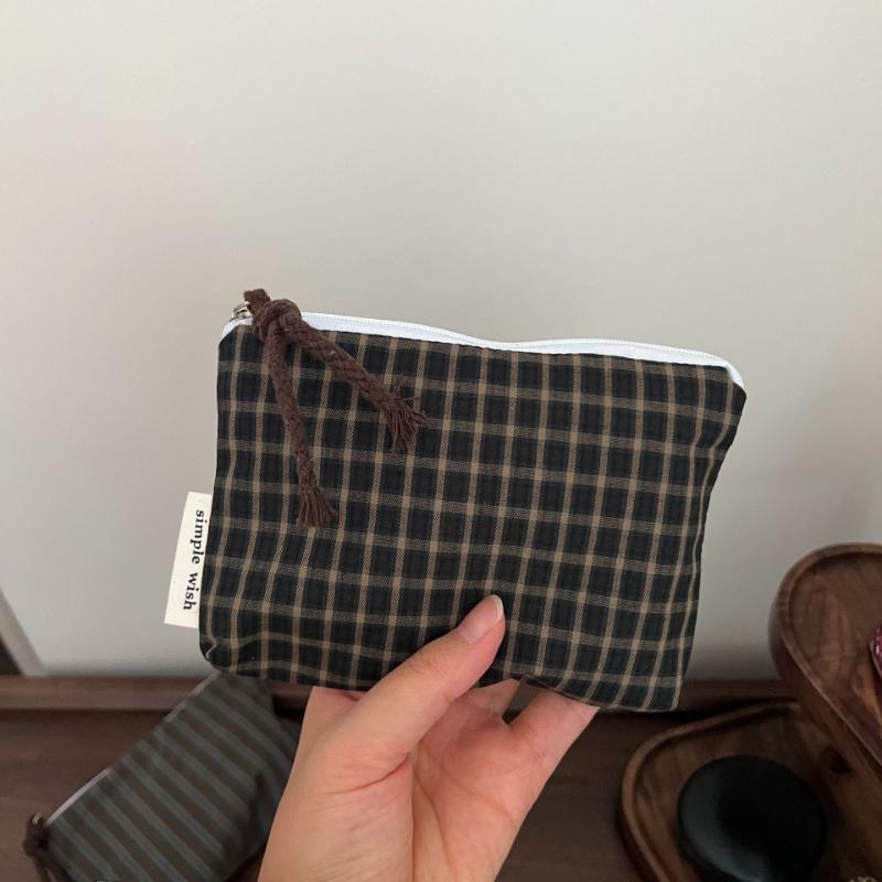 Retro Plaid Women Mini Makeup Bag Coin Purse Zipper Small Pouch Portable Female Lipstick Cosmetic Organizer Storage Bag
Retro Plaid Women Mini Makeup Bag Coin Purse Zipper Small Pouch Portable Female Lipstick Cosmetic Organizer Storage Bag