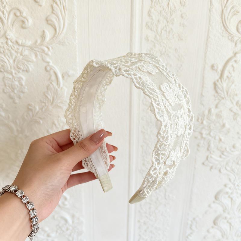 Korean Dongdaemun Lace Retro Headband - Versatile, Simple, French Influencer Style білий
Korean Dongdaemun Lace Retro Headband - Versatile, Simple, French Influencer Style білий