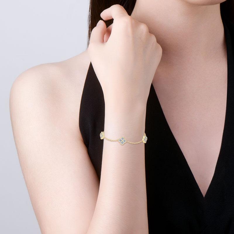 Anizw 2025 New 925 Silver Flower Clover Bracelet Moissanite 3mm for Women 18k Gold Plated Fine Jewelry GRA Certified Lab Diamond 16.5-21.5cm
Anizw 2025 New 925 Silver Flower Clover Bracelet Moissanite 3mm for Women 18k Gold Plated Fine Jewelry GRA Certified Lab Diamond 16.5-21.5cm