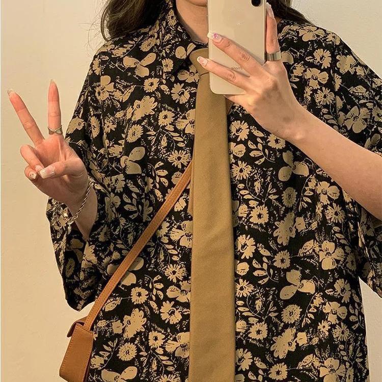 Women‘s Summer Flower Printed Shirt - Loose Fit Short Sleeve Casual Vacation Blouse XXL
Women‘s Summer Flower Printed Shirt - Loose Fit Short Sleeve Casual Vacation Blouse XXL