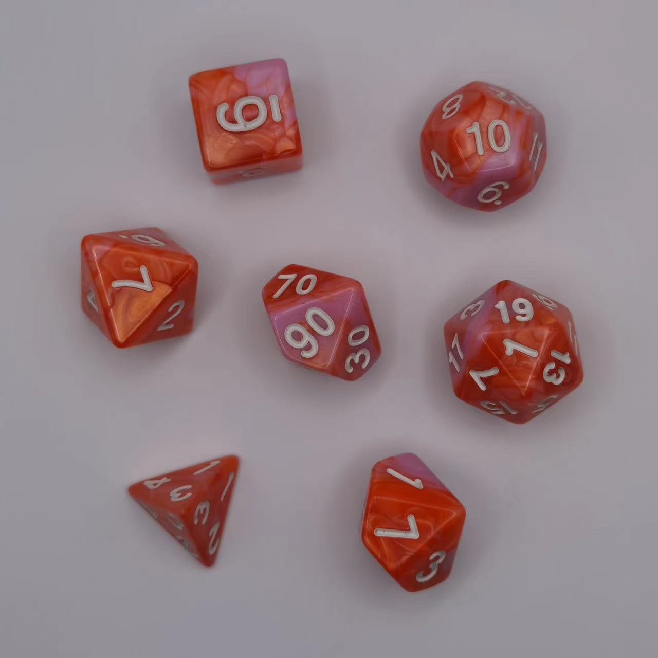 7 шт. набор двухцветных многогранных кубиков с номерами, набор кубиков DND, набор кубиков для TRPG, RPG D20 D12 D10 D8 D6 D4, настольные игры, беговые группы
7 шт. набор двухцветных многогранных кубиков с номерами, набор кубиков DND, набор кубиков для TRPG, RPG D20 D12 D10 D8 D6 D4, настольные игры, беговые группы