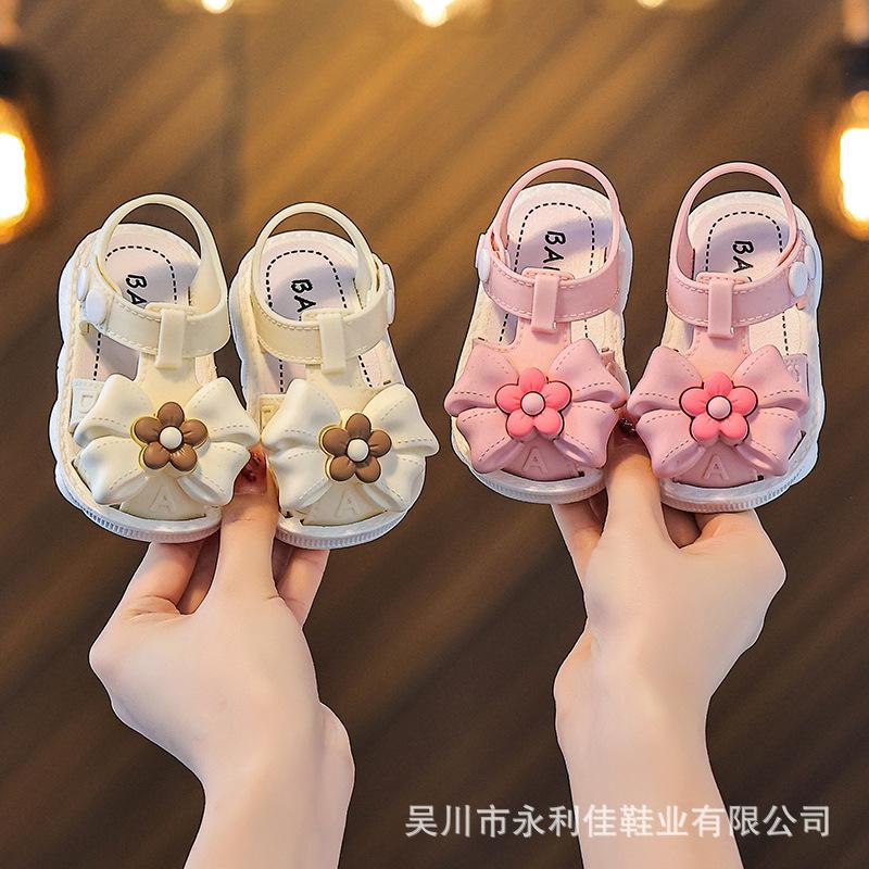 Girls toddler sandals, new summer model, non-slip, with floral bow, for young children, with buckle and closed toe 16-20Code(No free shipp
Girls toddler sandals, new summer model, non-slip, with floral bow, for young children, with buckle and closed toe 16-20Code(No free shipp