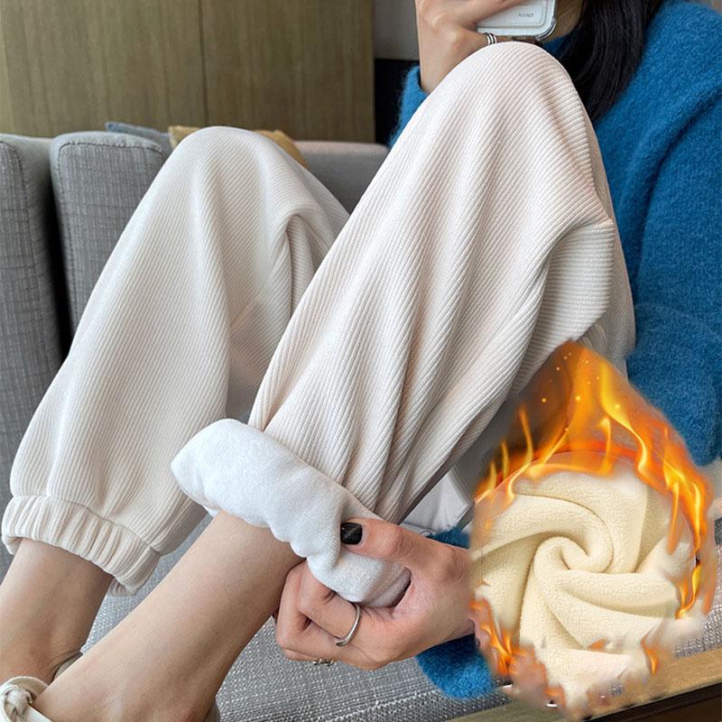 Женские зимние утолщенные вельветовые теплые шаровары с эластичной резинкой на талии
Женские зимние утолщенные вельветовые теплые шаровары с эластичной резинкой на талии