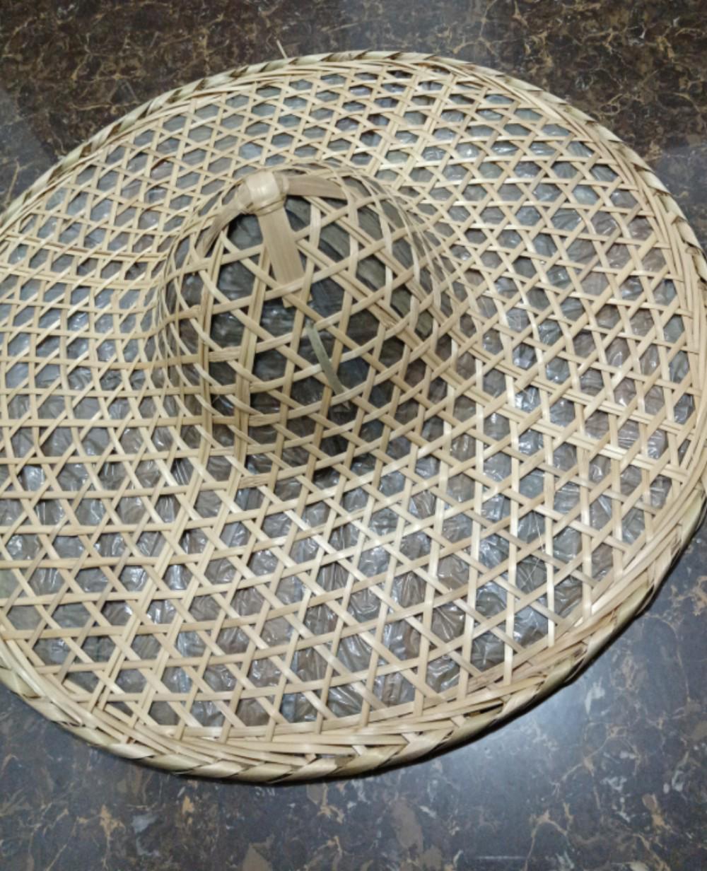 Handmade 80cm Extra Large Bamboo Conical Hat: Sun & Rain Protection, Garden Landscape Decor One Size
Handmade 80cm Extra Large Bamboo Conical Hat: Sun & Rain Protection, Garden Landscape Decor One Size