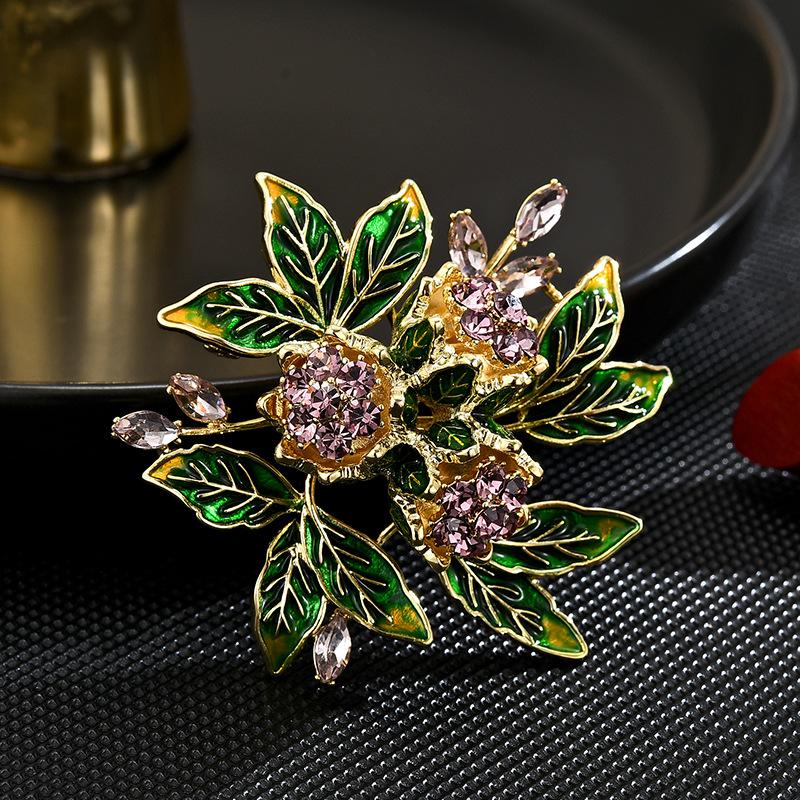 Fashionable Design Versatile Enamel Atmospheric Rose Flower Brooch Feminine Temperament Zircon Suit Jacket Brooch
Fashionable Design Versatile Enamel Atmospheric Rose Flower Brooch Feminine Temperament Zircon Suit Jacket Brooch