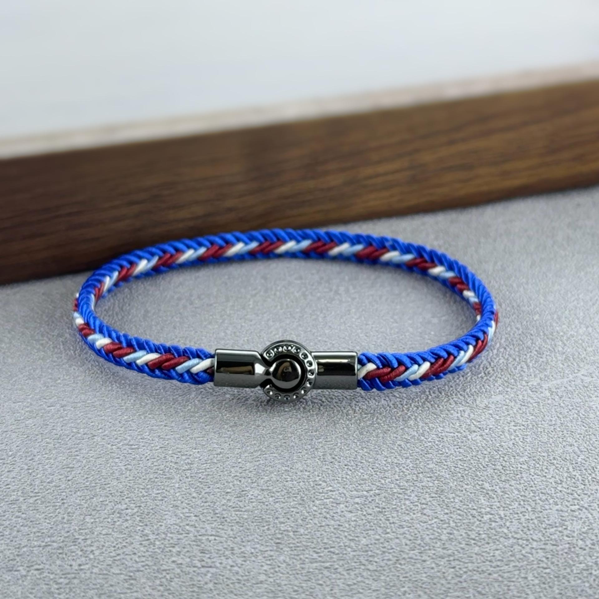 Vintage Braided Bracelet Men Women Hand-Woven Colorful Hand Rope Magnetic Clasp Braclet Friendship Gift Couple Jewelry Pulseras синий
Vintage Braided Bracelet Men Women Hand-Woven Colorful Hand Rope Magnetic Clasp Braclet Friendship Gift Couple Jewelry Pulseras синий
