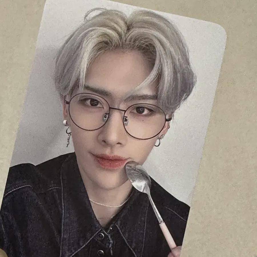 Zerobaseone Jevewon Ricky s Meal Etiquetite 
Zerobaseone Jevewon Ricky s Meal Etiquetite