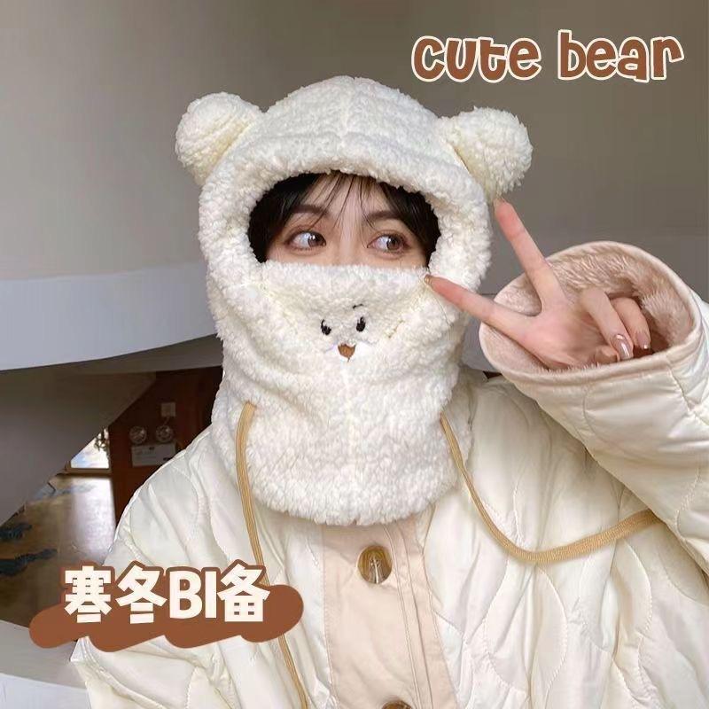 Зимняя новая милая пушистая шапка с интегрированным капюшоном, утолщенная теплая велосипедная плюшевая шапка, комплект из двух предметов, шарф, защита ушей, женская шапка
Зимняя новая милая пушистая шапка с интегрированным капюшоном, утолщенная теплая велосипедная плюшевая шапка, комплект из двух предметов, шарф, защита ушей, женская шапка