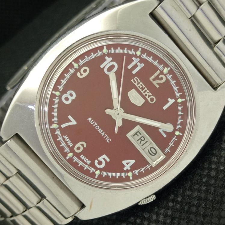 Б/У винтажные часы SEIKO 5 AUTOMATIC 7019A JAPAN MENS D/D BROWN 608i-a316882-2 SKU608i-a316882
Б/У винтажные часы SEIKO 5 AUTOMATIC 7019A JAPAN MENS D/D BROWN 608i-a316882-2 SKU608i-a316882