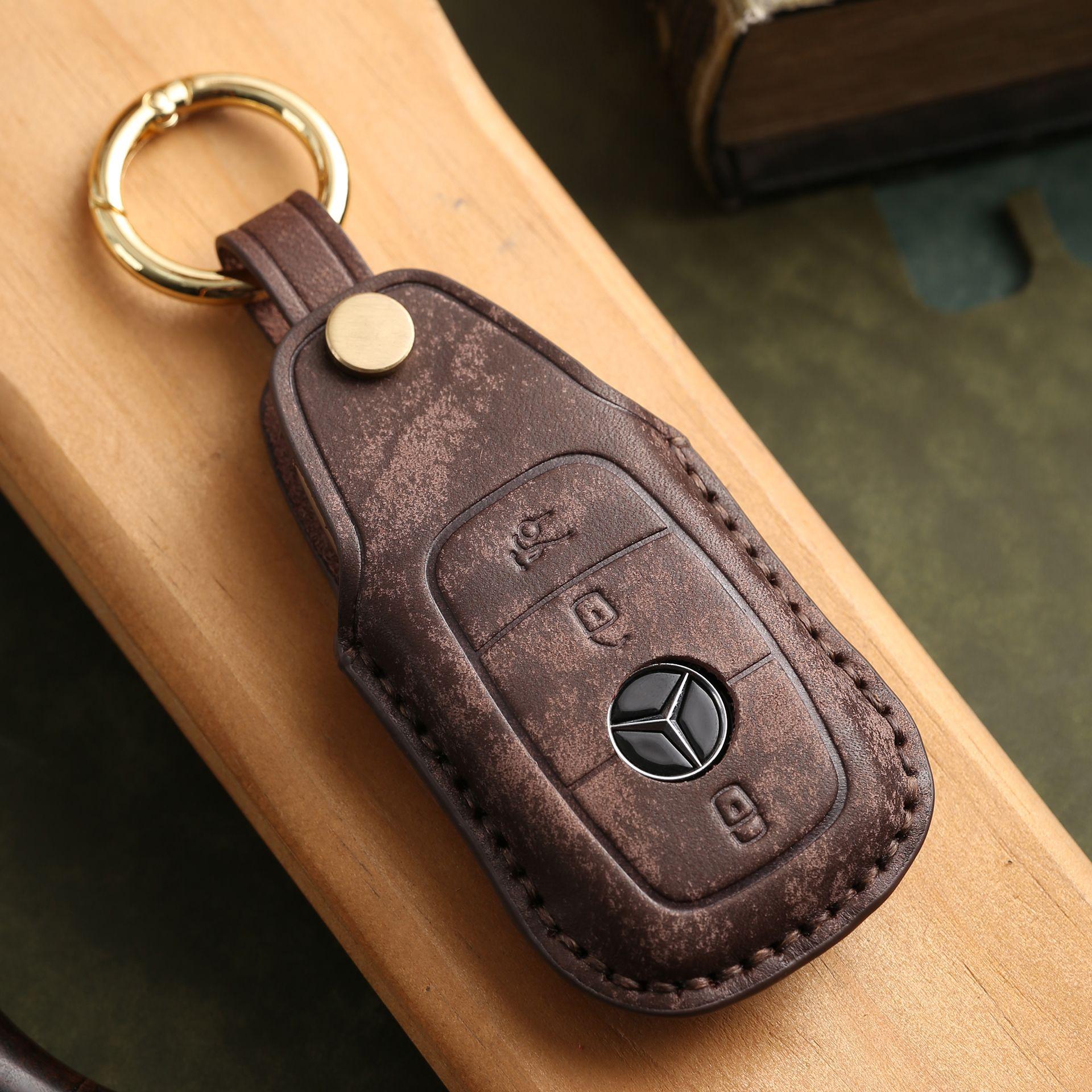The Key Cover Is Suitable For Mercedes-Benz E300L Leather Pure Hand-Stitched Car Key Protection Buckle. коричневый
The Key Cover Is Suitable For Mercedes-Benz E300L Leather Pure Hand-Stitched Car Key Protection Buckle. коричневый