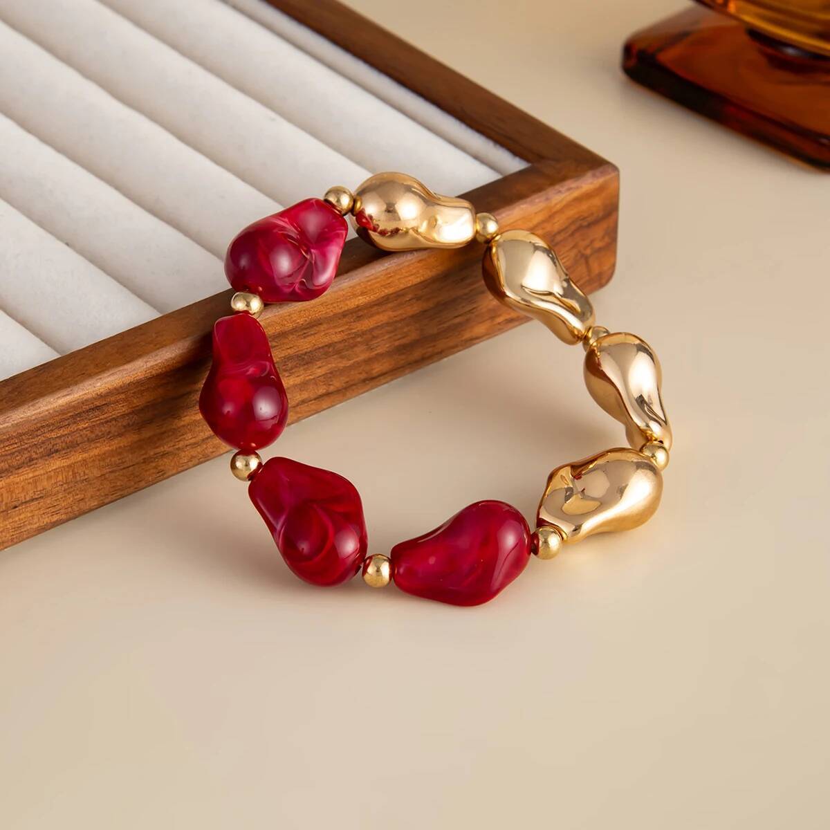 Ingemark 8 Colors Y2K Bohemian Resin Beads Bracelet for Women Vintage Baroque Style Splicing Acrylic Bangle Charm New Jewelry
Ingemark 8 Colors Y2K Bohemian Resin Beads Bracelet for Women Vintage Baroque Style Splicing Acrylic Bangle Charm New Jewelry