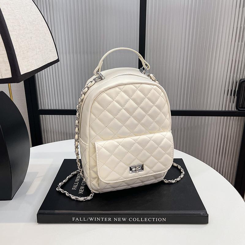 Rhombus chain backpack women s new casual student schoolbag high-end travel small backpack
Rhombus chain backpack women s new casual student schoolbag high-end travel small backpack