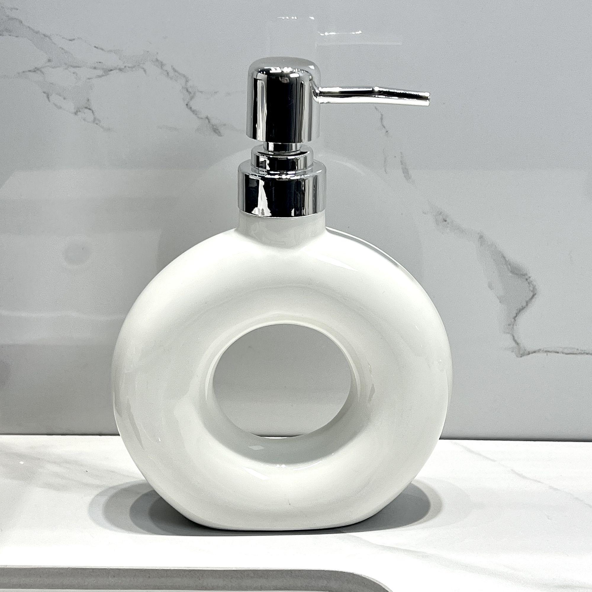 Triangle Round Lotion Bottle Separate Bottle Bath Shampoo Hand Sanitizer Bottle Press Type Ceramic Dispensers Table Decoration
Triangle Round Lotion Bottle Separate Bottle Bath Shampoo Hand Sanitizer Bottle Press Type Ceramic Dispensers Table Decoration