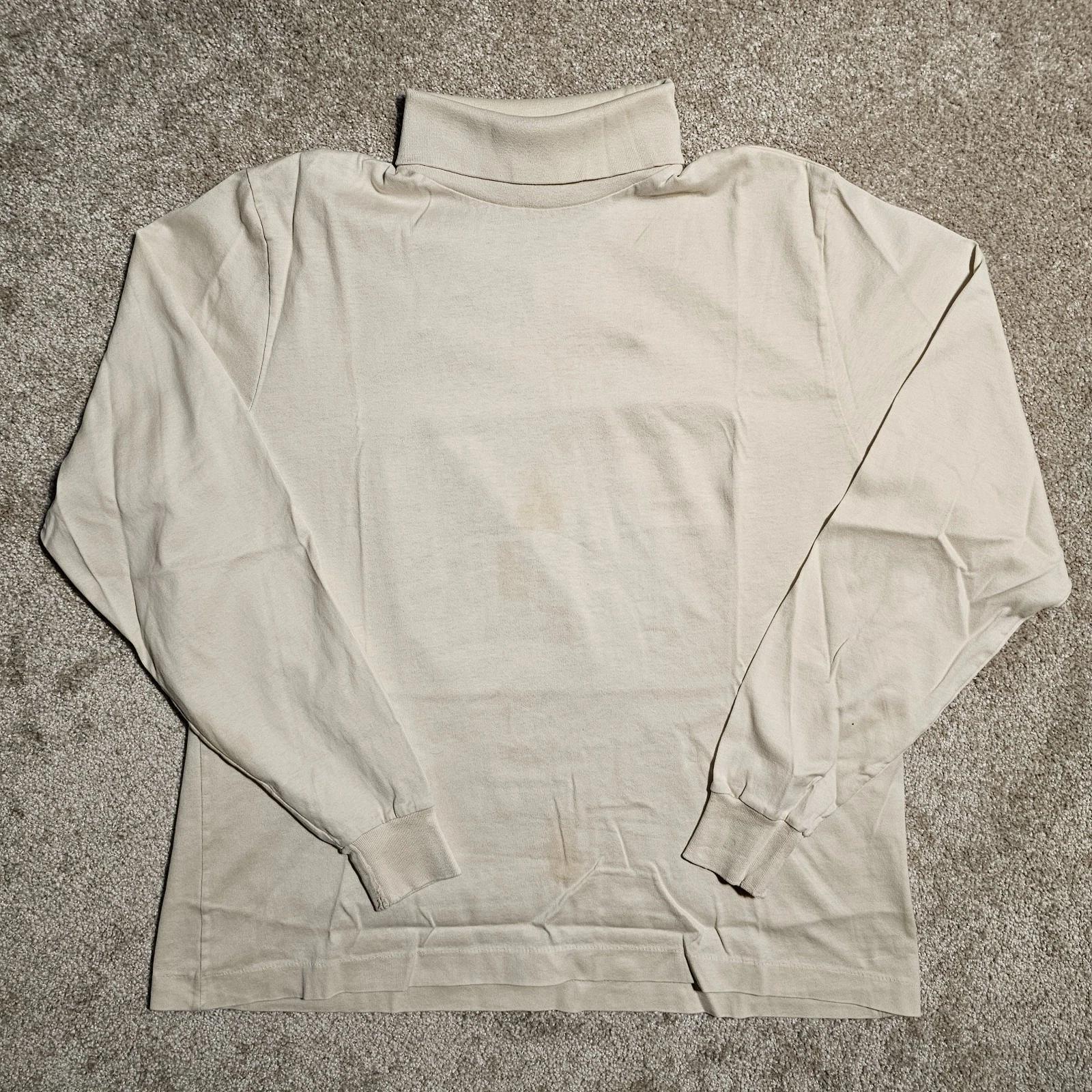 Vintage 90s Lands End Beige Turtleneck T-shirt Mens M Single Blank Punk Emo 80s L
Vintage 90s Lands End Beige Turtleneck T-shirt Mens M Single Blank Punk Emo 80s L