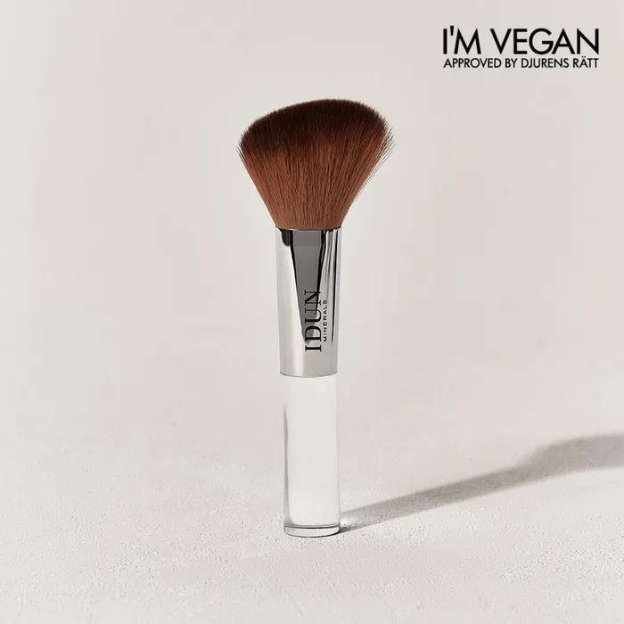 Blusher & Bronzer Brush 8003 Blusher & Bronzer Brush
Blusher & Bronzer Brush 8003 Blusher & Bronzer Brush