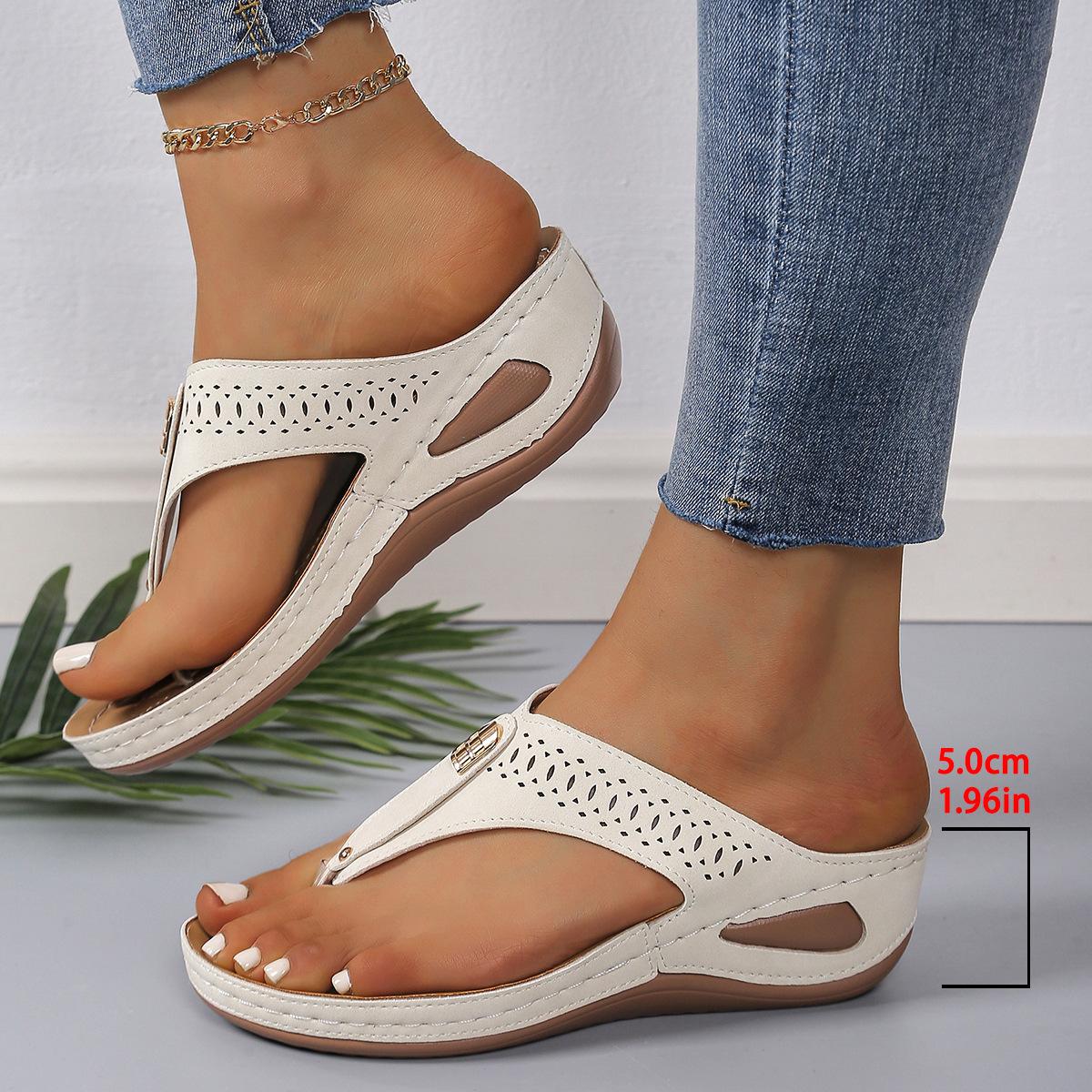 Большие тапочки женские 2025 года с наклонным каблуком в стиле ретро с металлическим декоративным носком, полые шлепанцы, пляжные тапочки 36 белый
Большие тапочки женские 2025 года с наклонным каблуком в стиле ретро с металлическим декоративным носком, полые шлепанцы, пляжные тапочки 36 белый