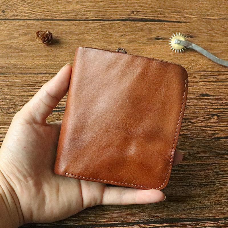 New Top Layer Cowhide Wallet for Men, Retro Two Fold Short Zipper Wallet, Pleated Handmade Old Cowhide Wallet коричневий
New Top Layer Cowhide Wallet for Men, Retro Two Fold Short Zipper Wallet, Pleated Handmade Old Cowhide Wallet коричневий
