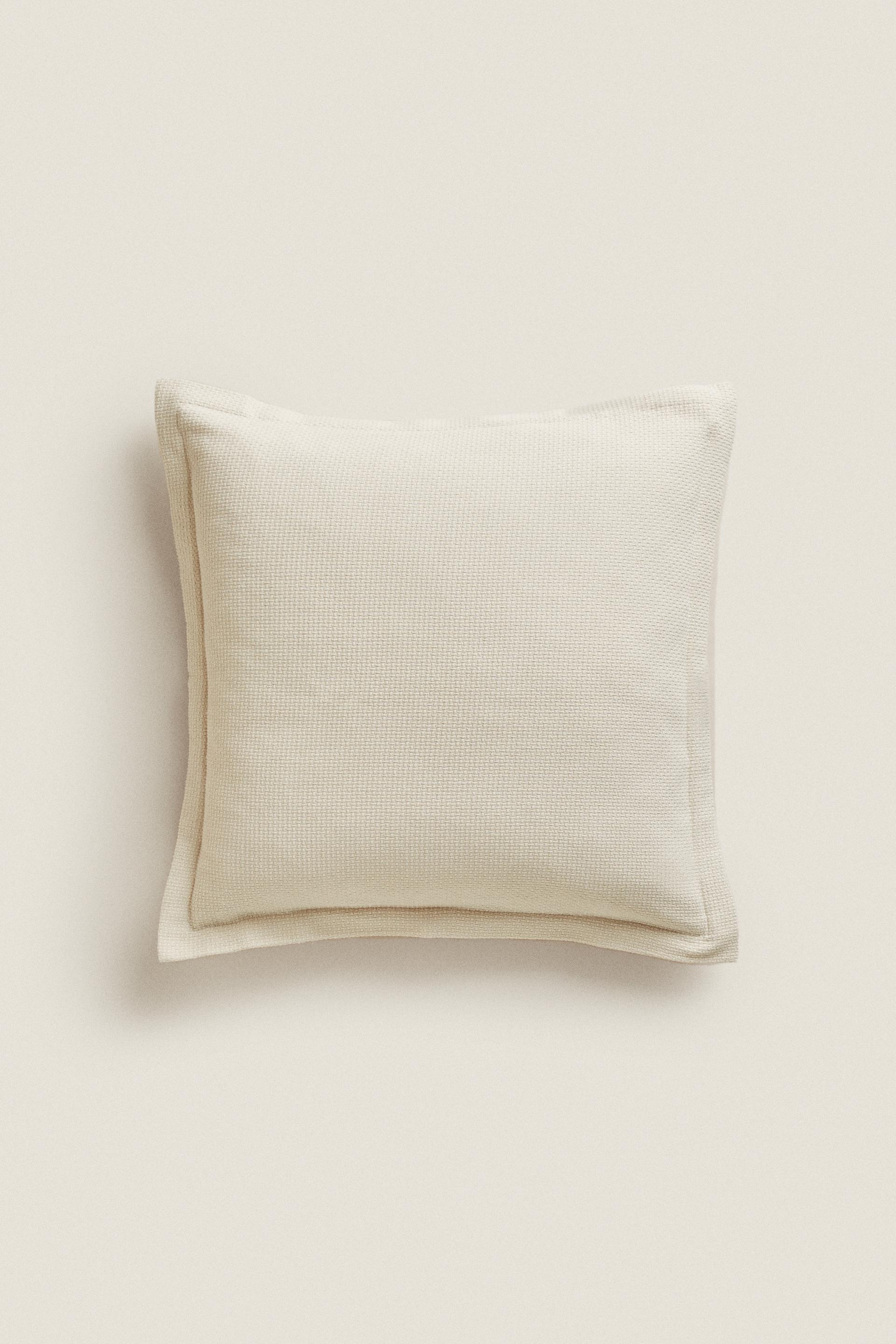 ТЕКСТУРИРОВАННЫЙ ЧЕХОЛ НА ПОДУШКУ
ТЕКСТУРИРОВАННЫЙ ЧЕХОЛ НА ПОДУШКУ