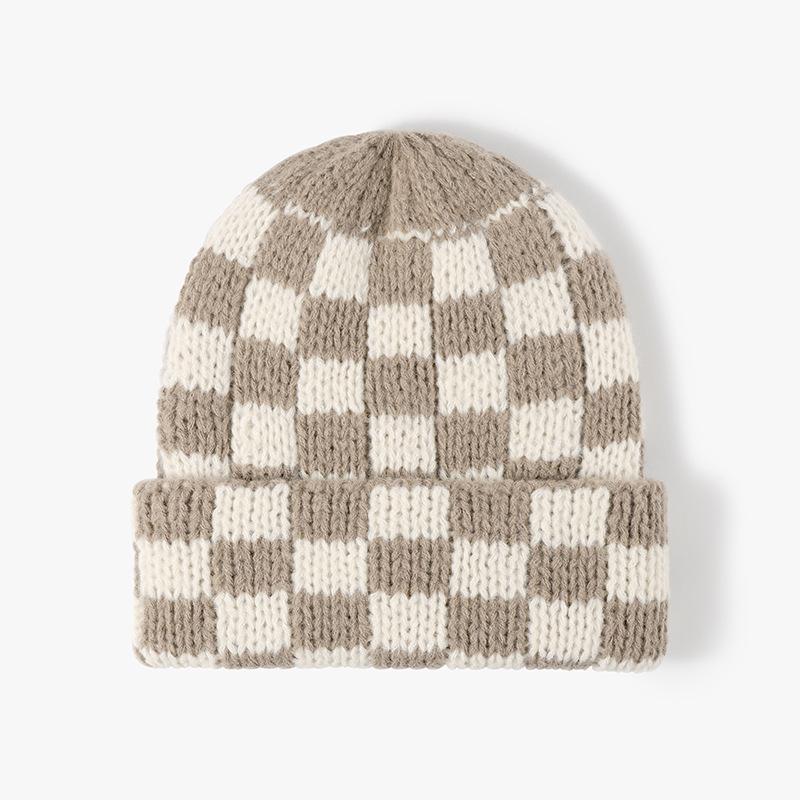 New Autumn Winter Checkered Cap Versatile Large Head Shape Slim Fashionable Cold Cap European American Style Warm Knitted Hats
New Autumn Winter Checkered Cap Versatile Large Head Shape Slim Fashionable Cold Cap European American Style Warm Knitted Hats